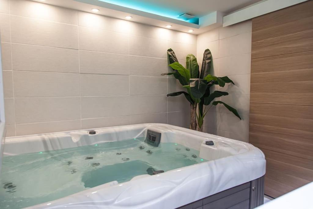 L'Escapade-Hypercentre-Parking Prive-Refait A Neuf Apartment Chateauroux Ngoại thất bức ảnh